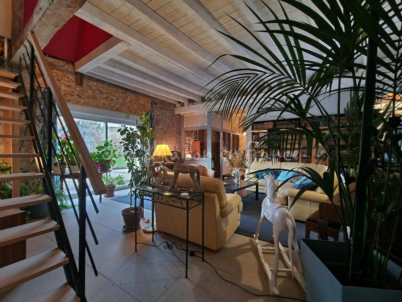 Maison - 210 m² - 9 pièces