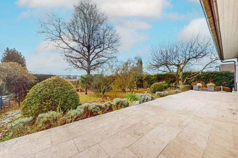 Maison - 205 m² - 6 pièces