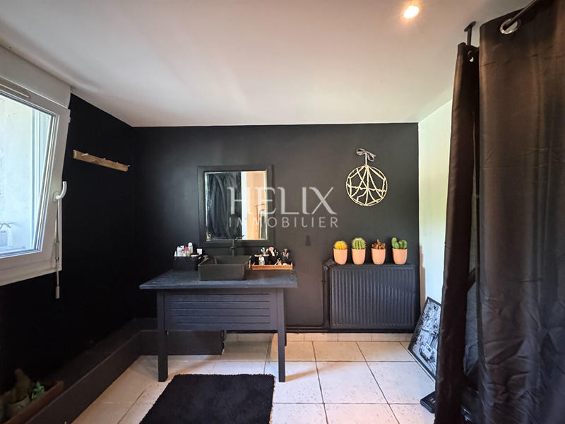 Maison - 350 m² - 8 pièces