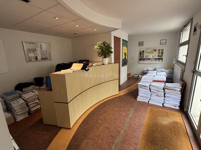 Bureau - 119 m² - 6 pièces