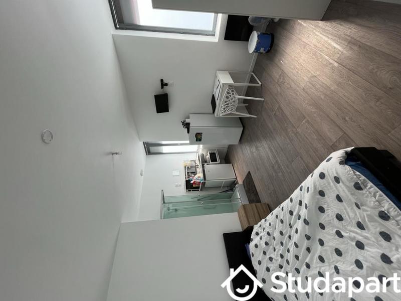 Chambre - 13 m² - 1 pièce