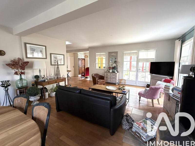 Maison - 200 m² - 7 pièces