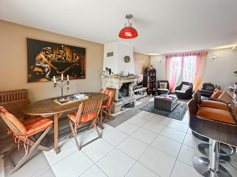 Maison - 94 m² - 5 pièces