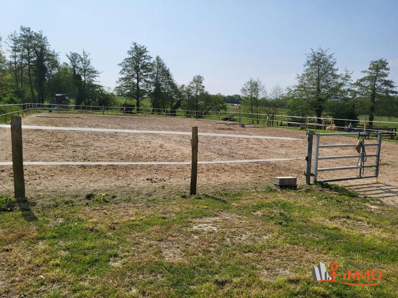 Maison - 299 m² - 12 pièces