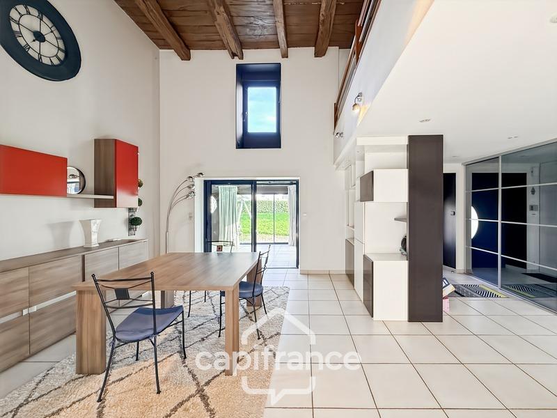 Maison - 298 m² - 10 pièces