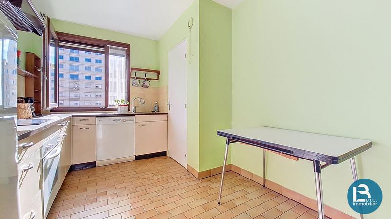Appartement - 98 m² - 5 pièces