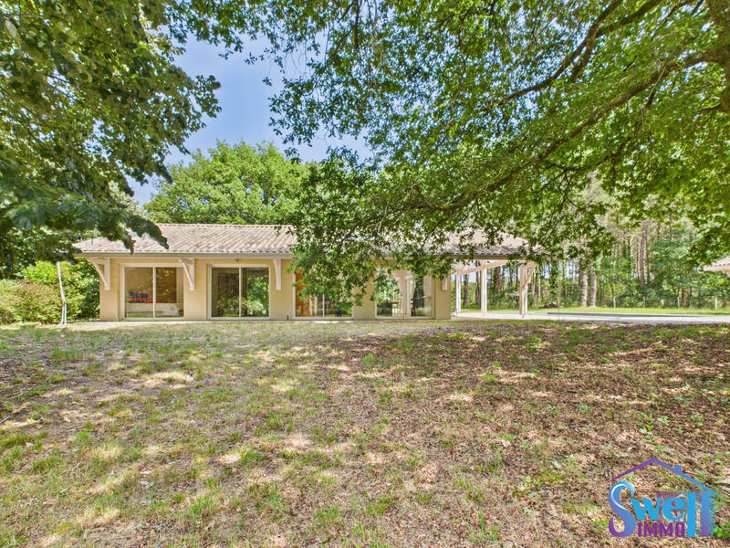 Maison contemporaine - 272 m² - 9 pièces