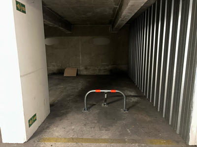 Parking / Garage - 12 m²