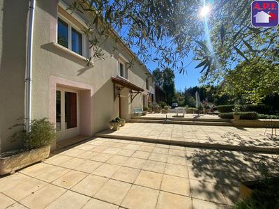 Maison - 343 m² - 9 pièces