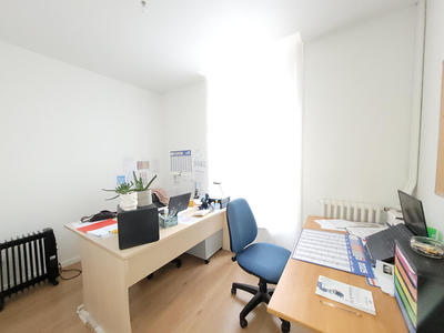 Bureau - 114 m² - 5 pièces