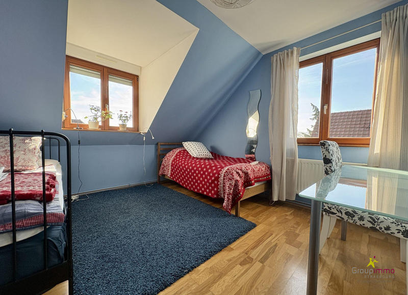 Maison - 245 m² - 8 pièces