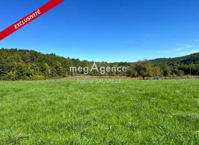 Terrain constructible - 3 000 m²