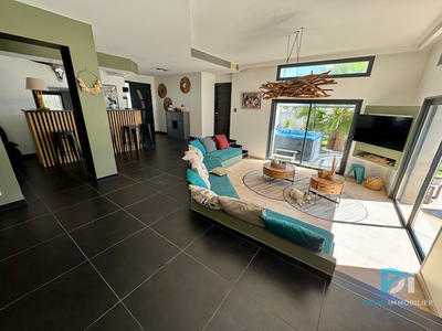 Villa - 220 m² - 7 pièces