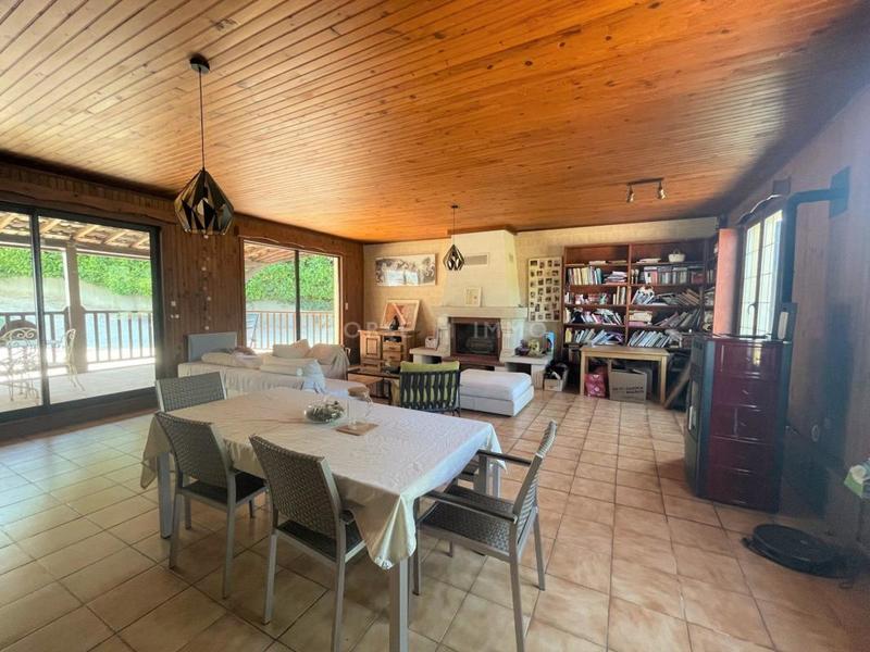 Propriété - 155 m² - 5 pièces