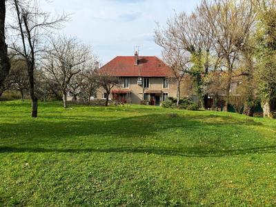 Maison - 251 m² - 11 pièces