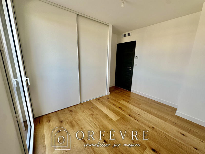 Appartement - 90 m² - 3 pièces