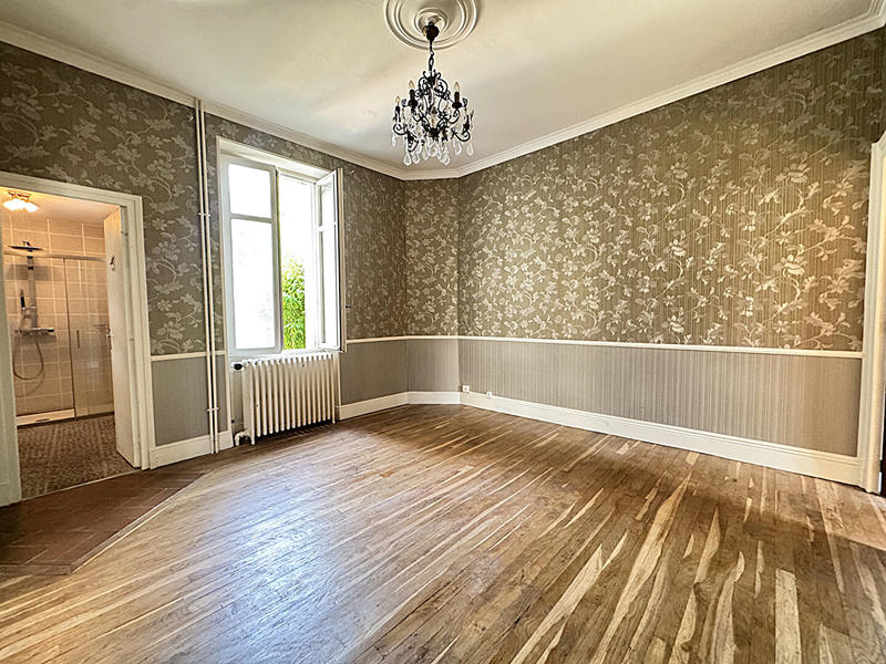 Maison - 144 m² - 8 pièces