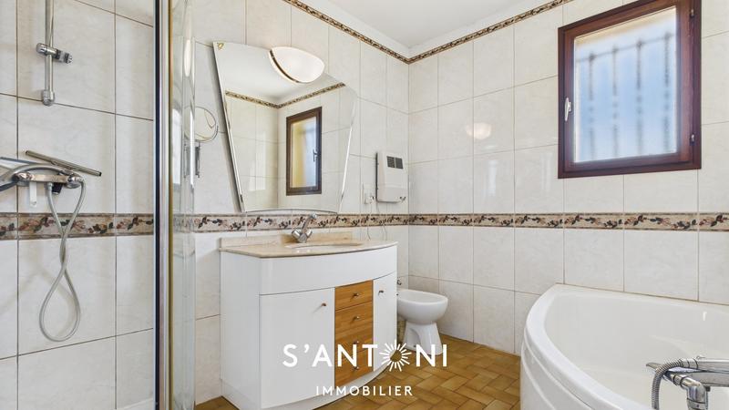 Maison - 92 m² - 4 pièces