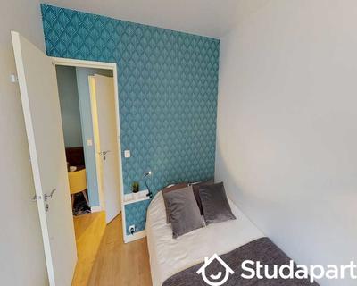 Chambre - 70 m² - 1 pièce