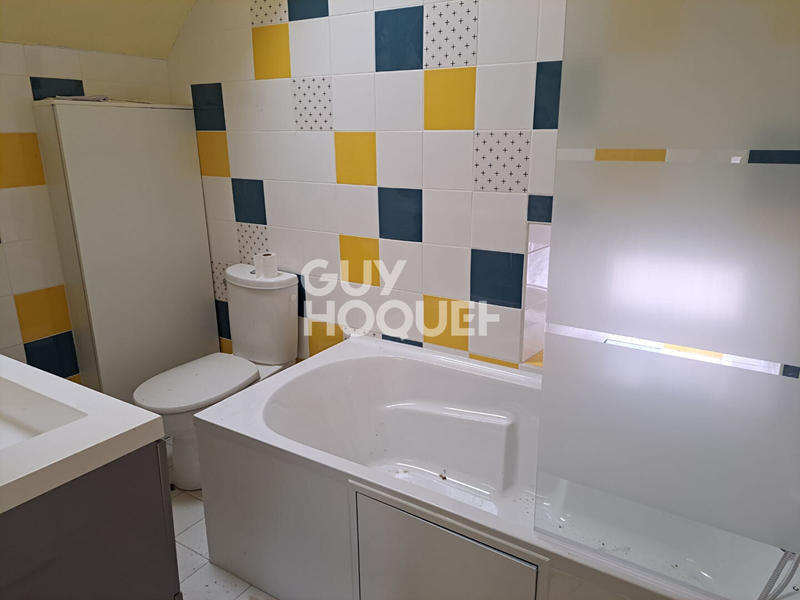 Maison - 242 m² - 8 pièces