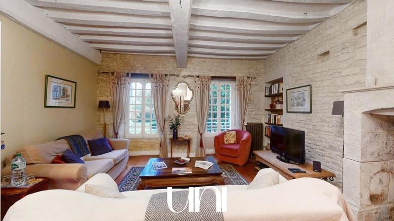 Maison - 341 m² - 10 pièces