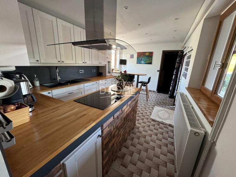 Maison - 190 m² - 9 pièces