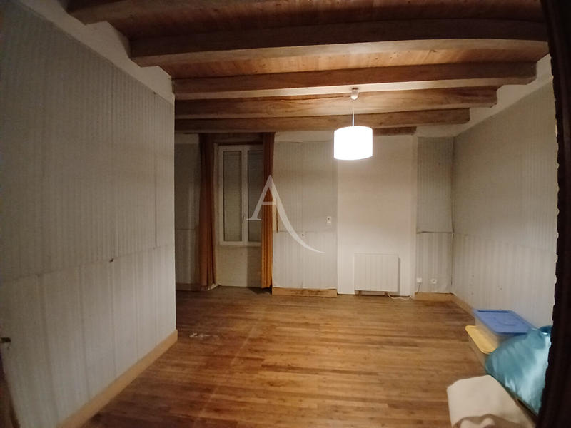 Maison - 210 m² - 6 pièces