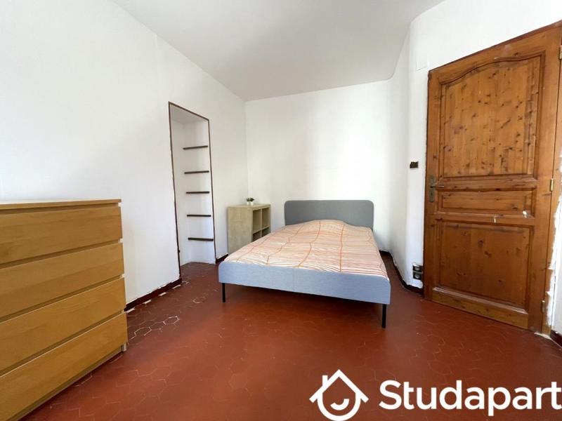 Chambre - 9 m² - 1 pièce