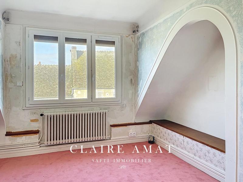 Maison - 9 m² - 6 pièces