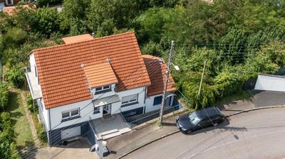 Maison - 180 m² - 8 pièces