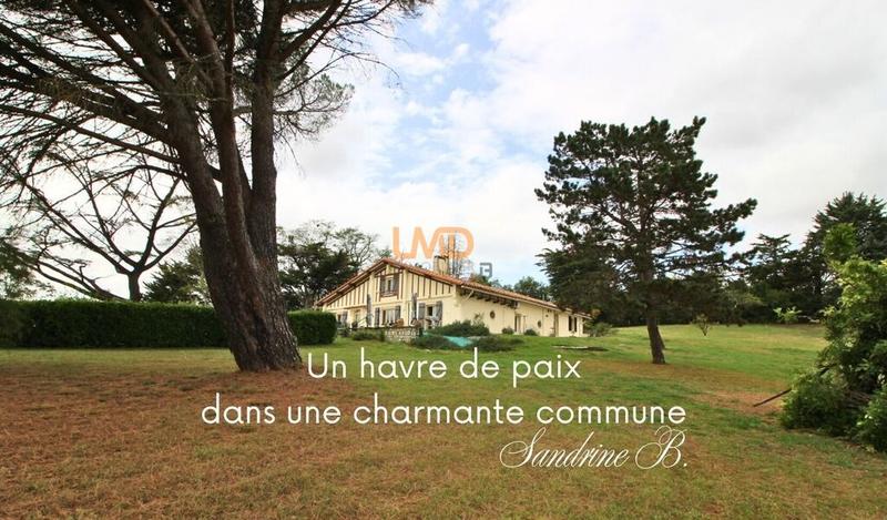 Maison - 275 m² - 8 pièces