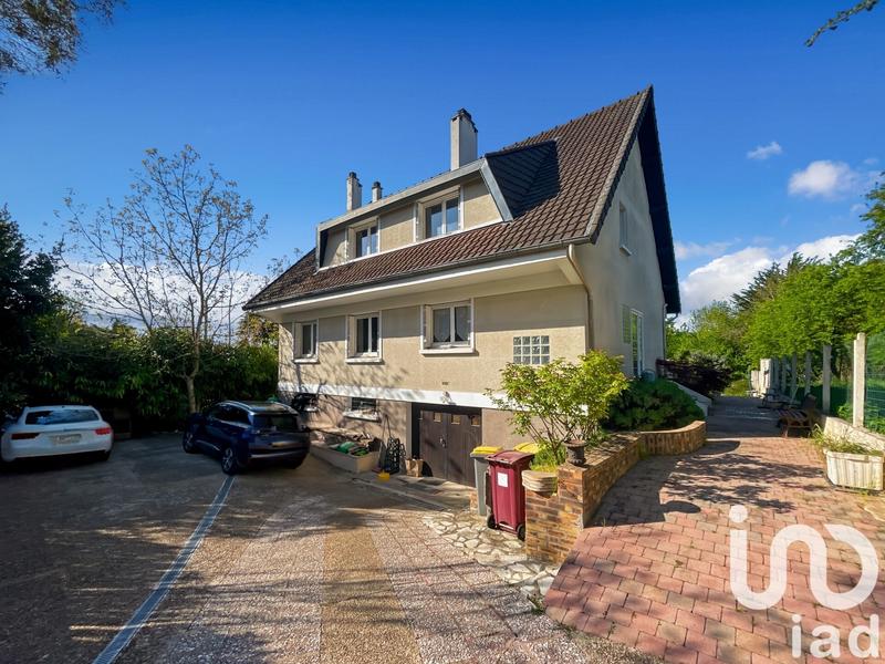 Maison - 200 m² - 8 pièces