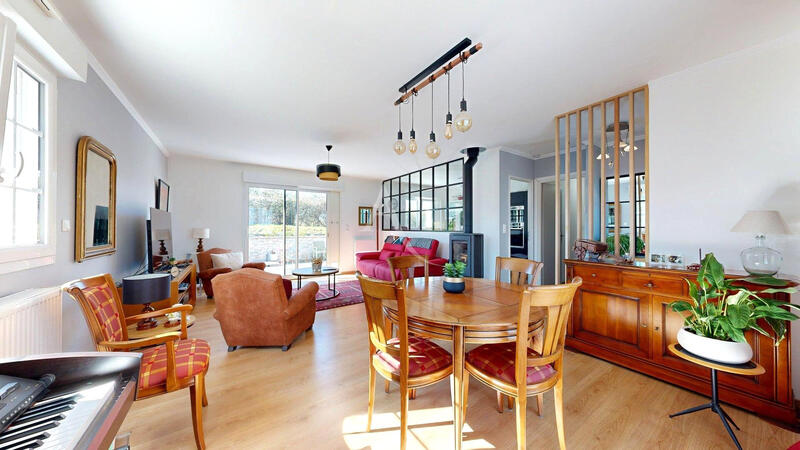 Maison - 96 m² - 5 pièces