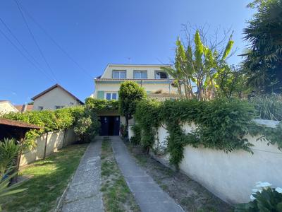 Maison traditionnelle - 141 m² - 7 pièces