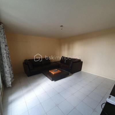 Appartement - 99 m² - 4 pièces