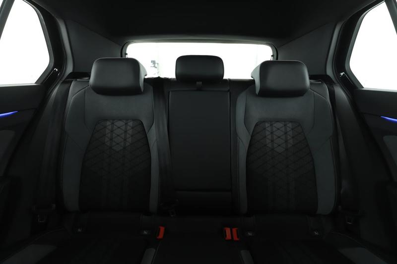 Volkswagen Golf VIII 1.5 eTSI Opf R-Line Dsg7 130 ch