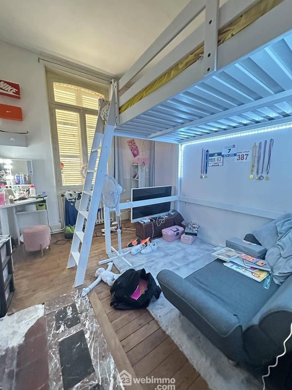 Maison - 214 m² - 9 pièces