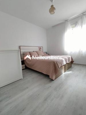 Maison - 93 m² - 4 pièces