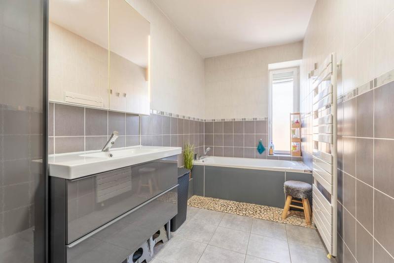 Appartement - 111 m² - 4 pièces