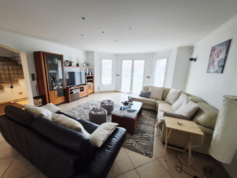 Maison - 205 m² - 7 pièces