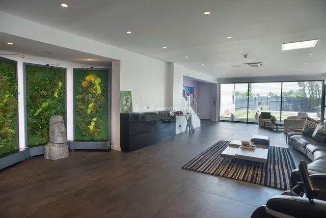 Appartement - 394 m² - 10 pièces