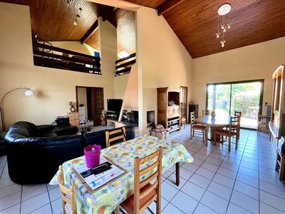 Maison - 180 m² - 7 pièces