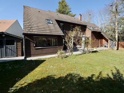 Maison - 181 m² - 7 pièces