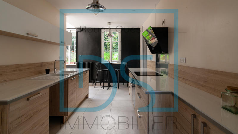 Maison - 180 m² - 9 pièces