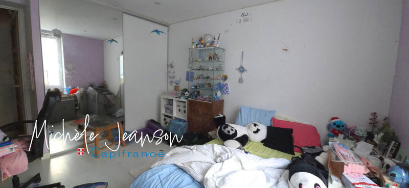 Maison en pierre - 199 m² - 9 pièces