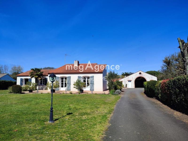 Maison traditionnelle - 167 m² - 8 pièces