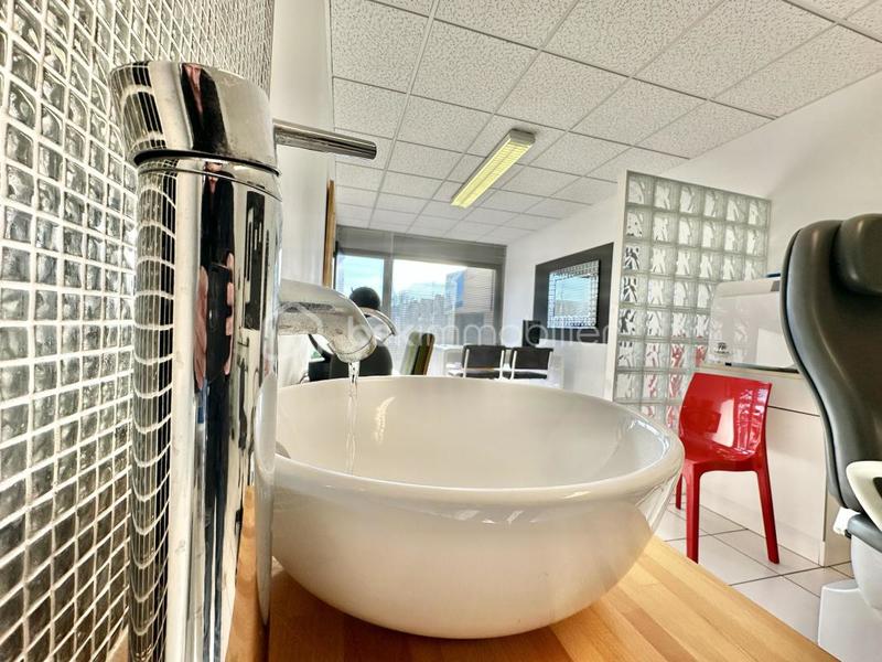 Local commercial - 50 m² - 2 pièces