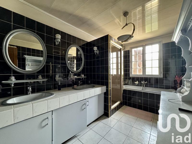 Maison - 170 m² - 6 pièces