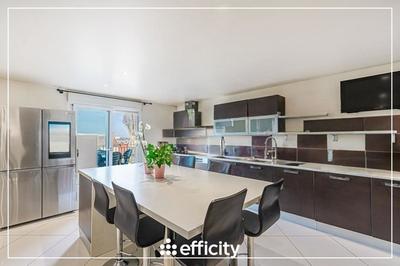 Pavillon - 223 m² - 12 pièces