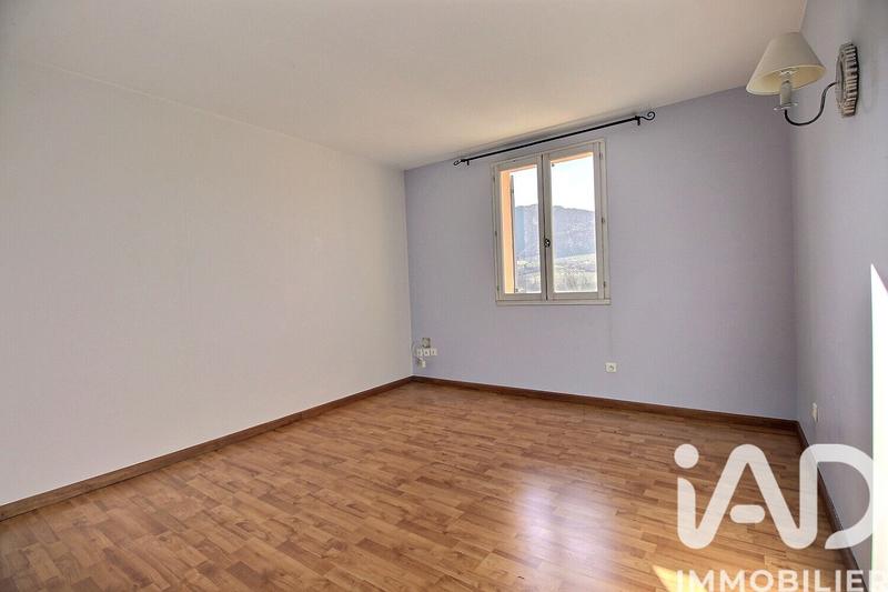 Maison - 237 m² - 8 pièces